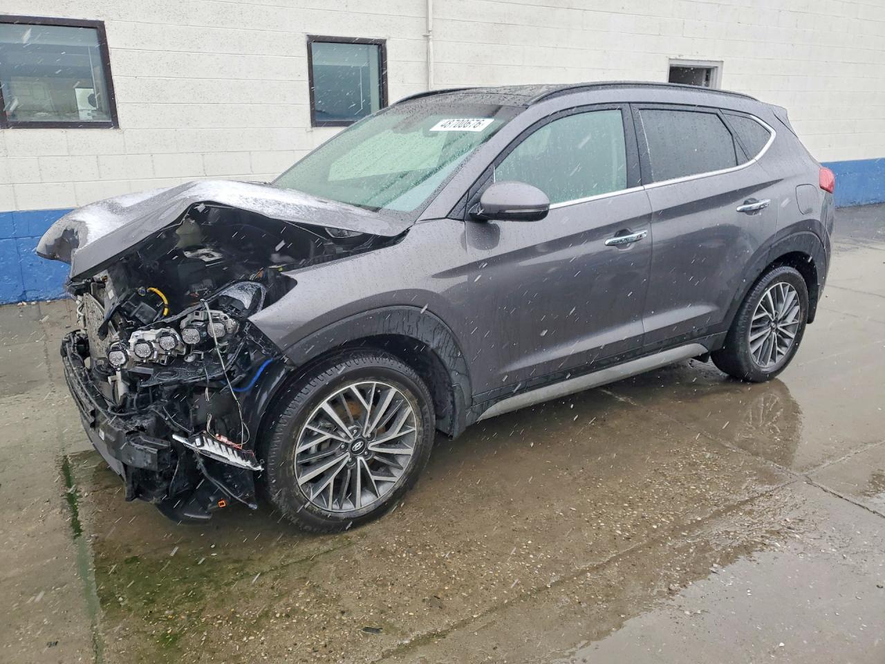 Salvage Hyundai TUCSON Image