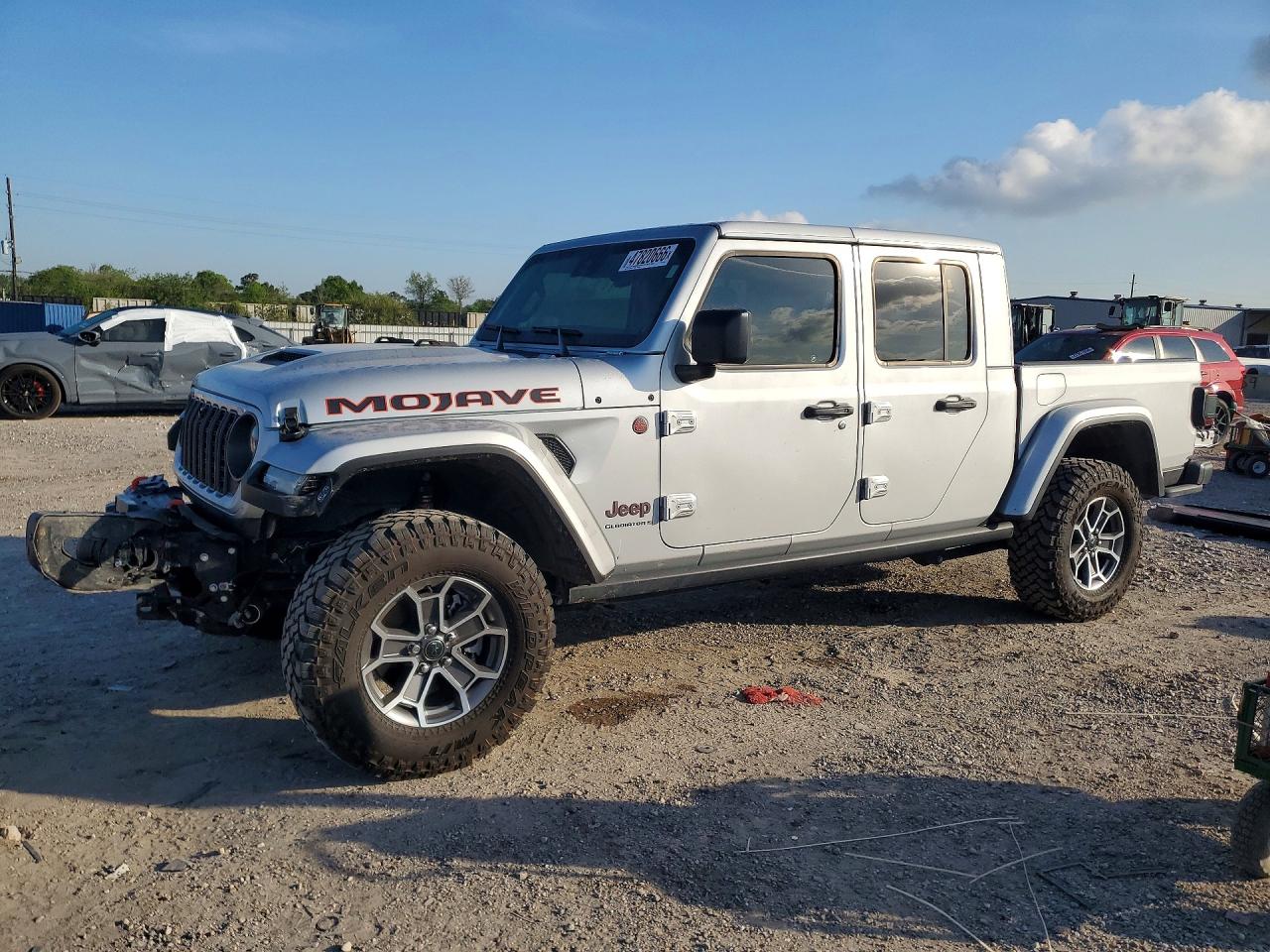 Salvage Jeep Gladiator Image
