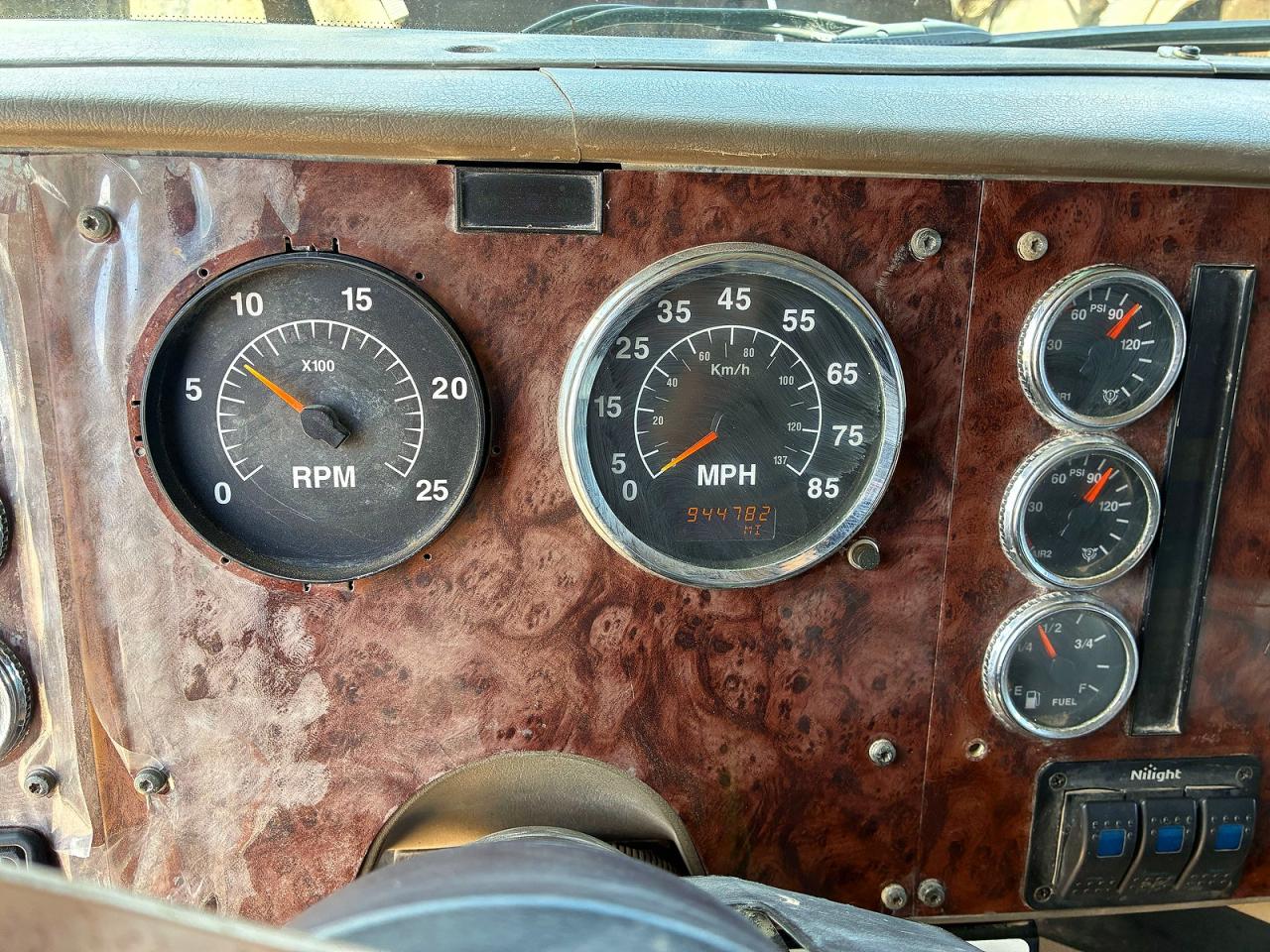 International 9900 9900i