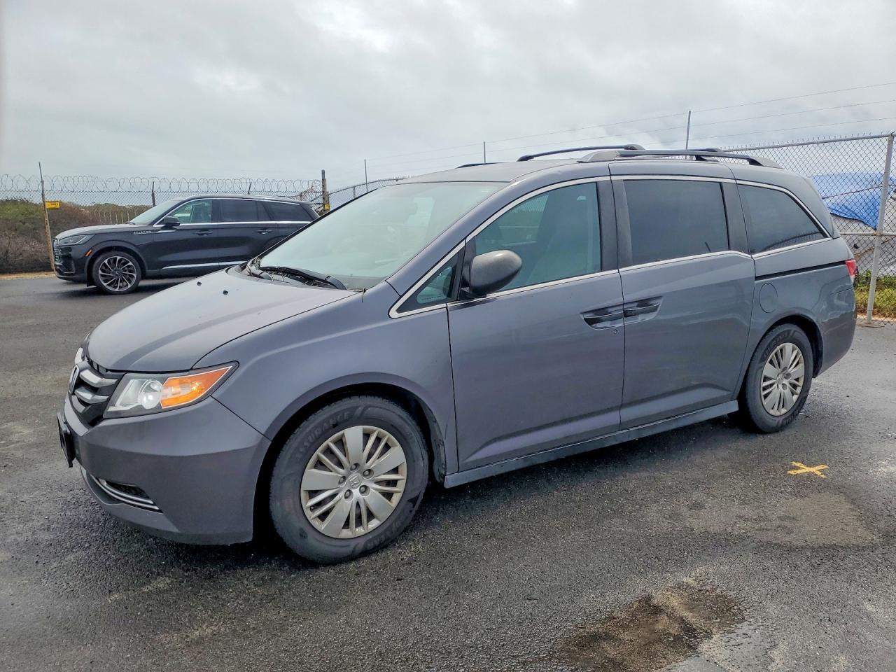 Salvage Honda Odyssey Image