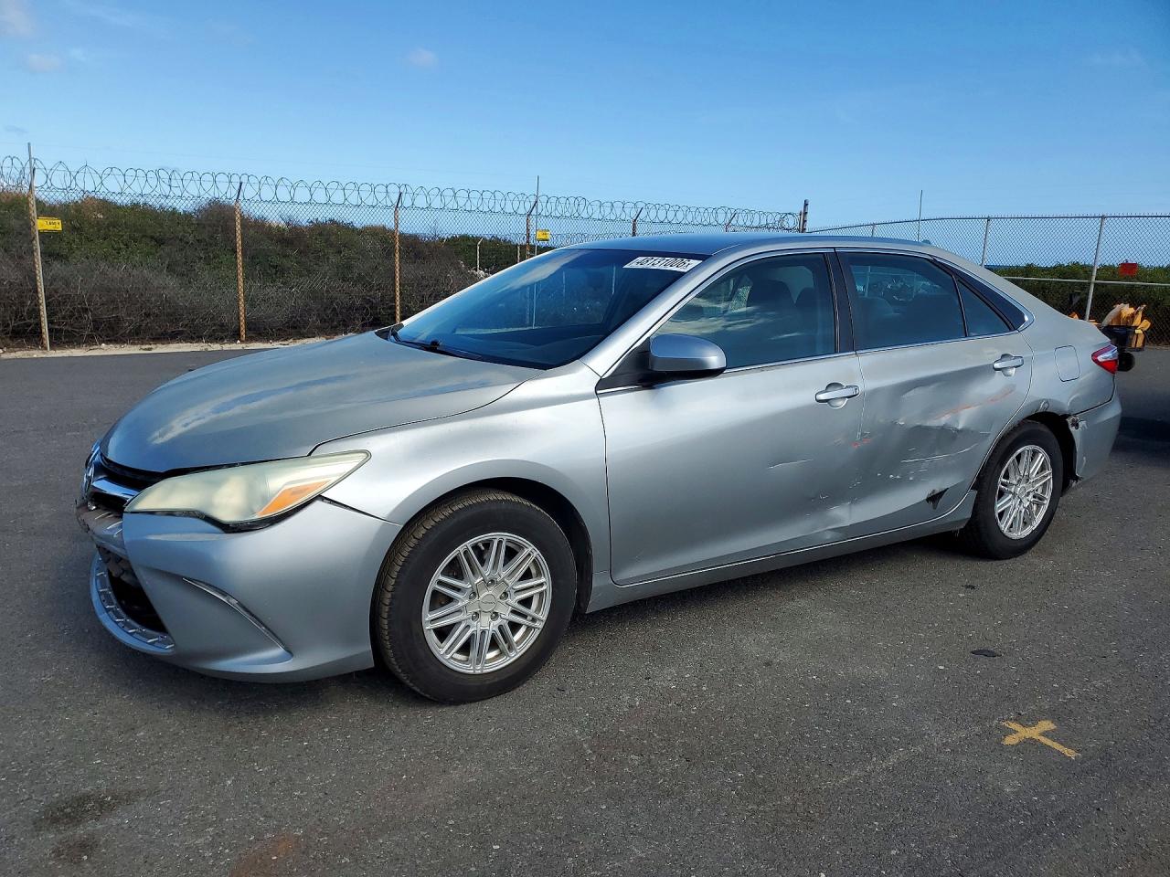 Salvage Toyota Camry Image
