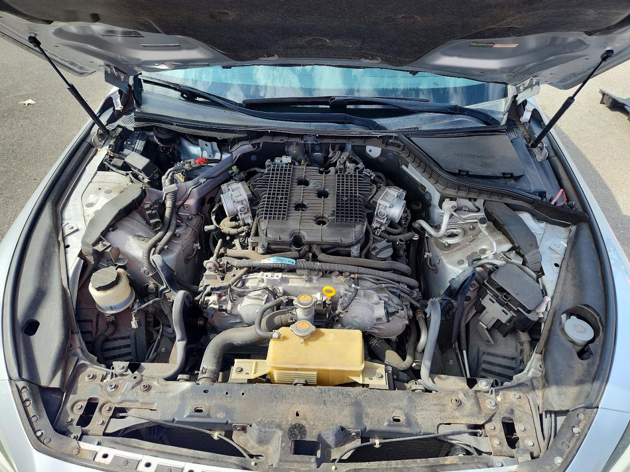 INFINITI Q50 Premium