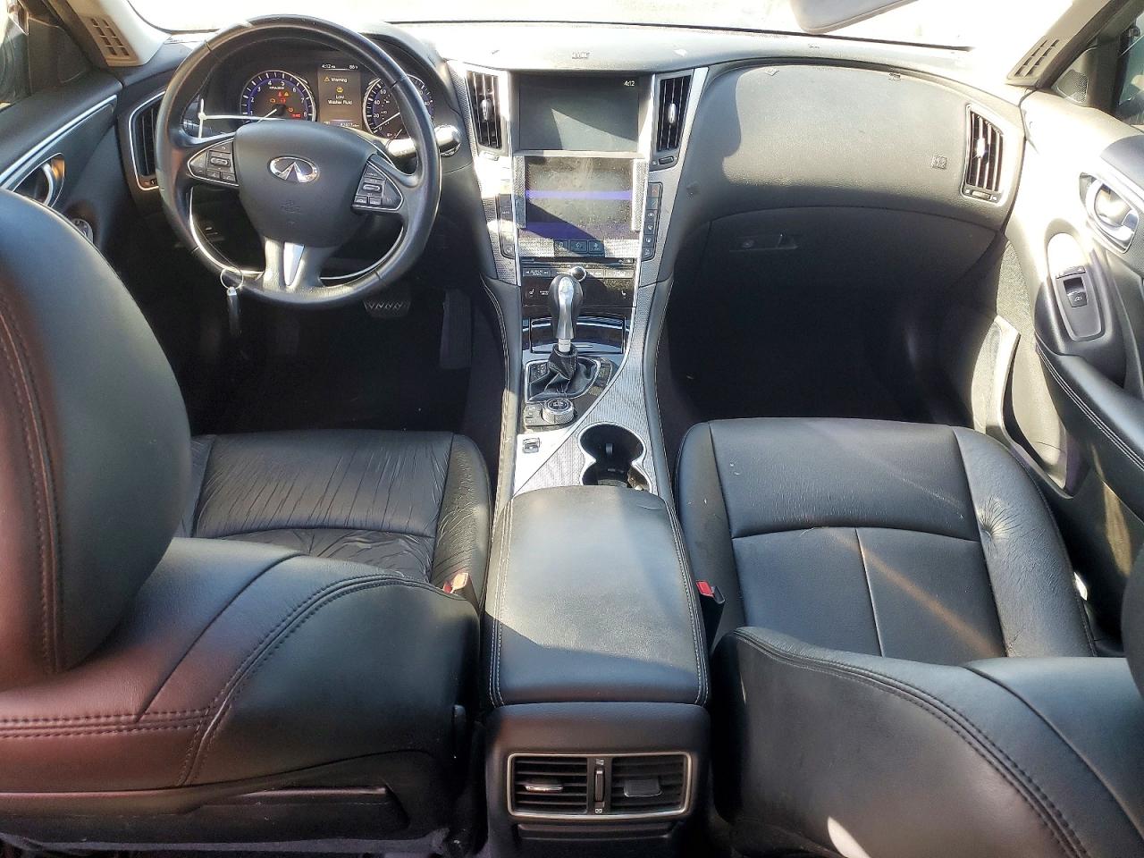 INFINITI Q50 Premium