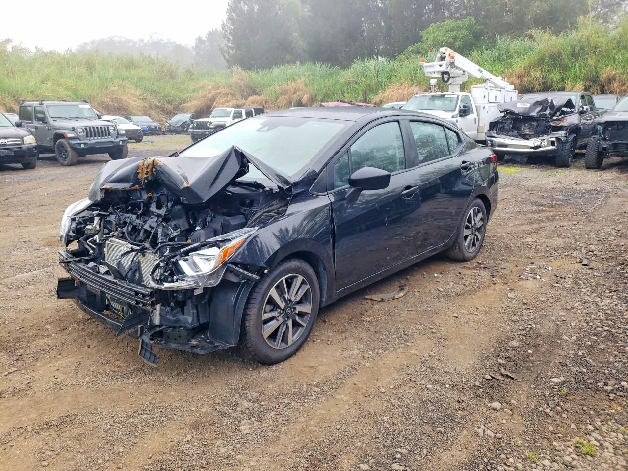 Salvage Nissan Versa Image