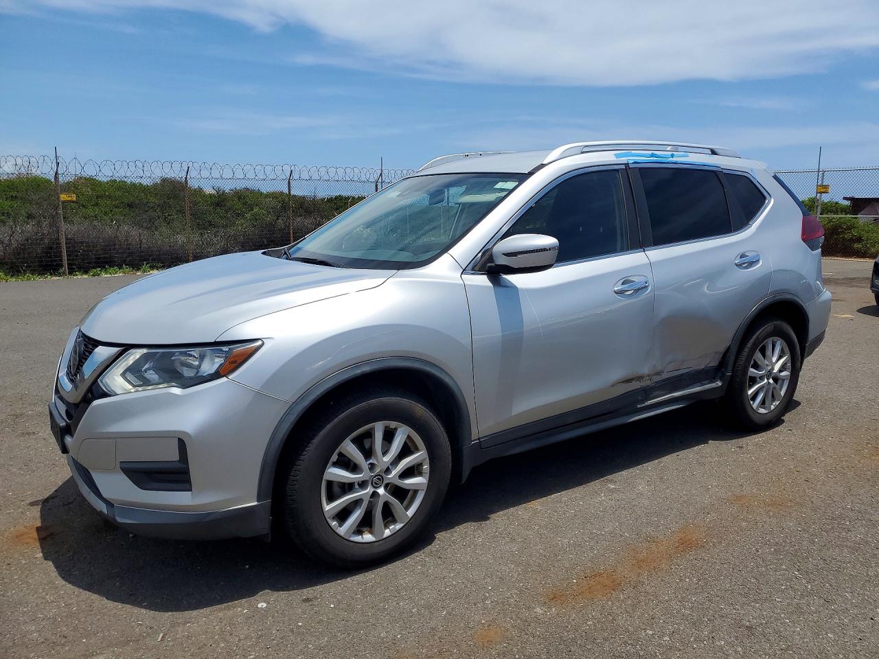 Salvage Nissan Rogue Image