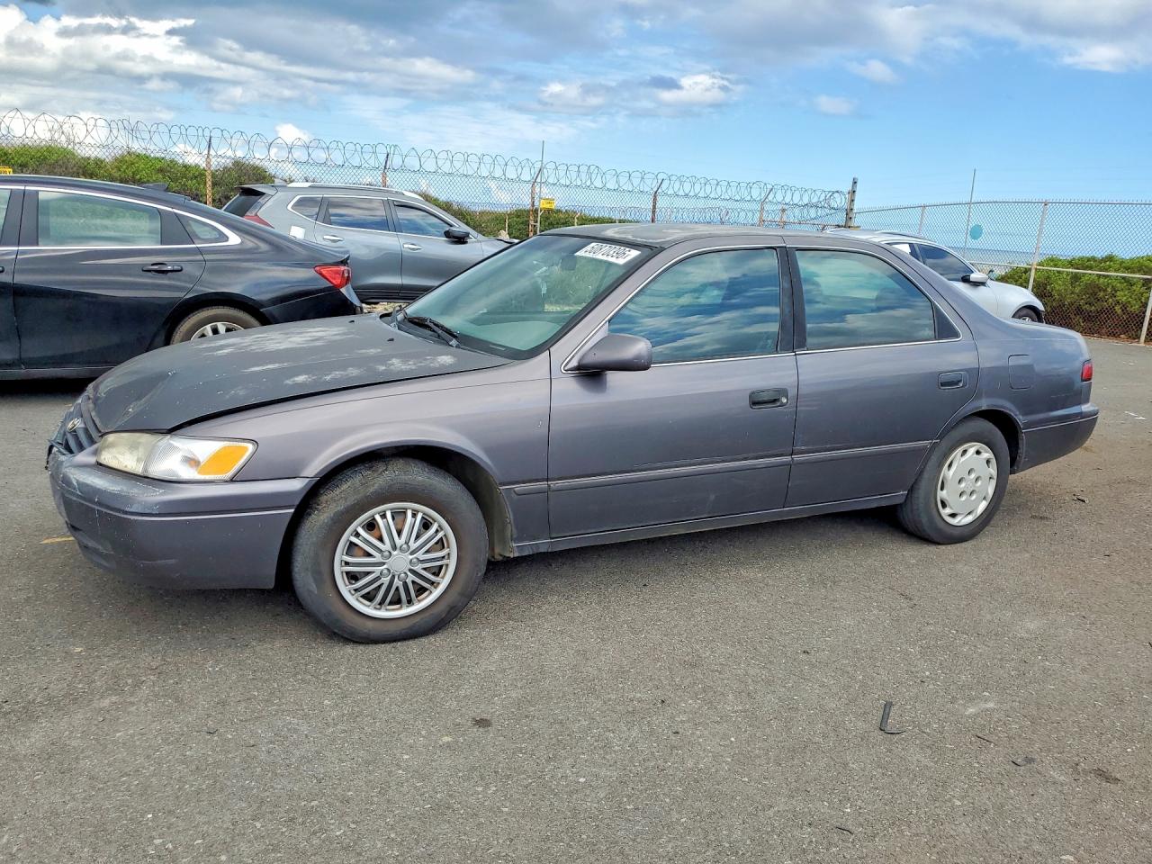 Salvage Toyota Camry Image