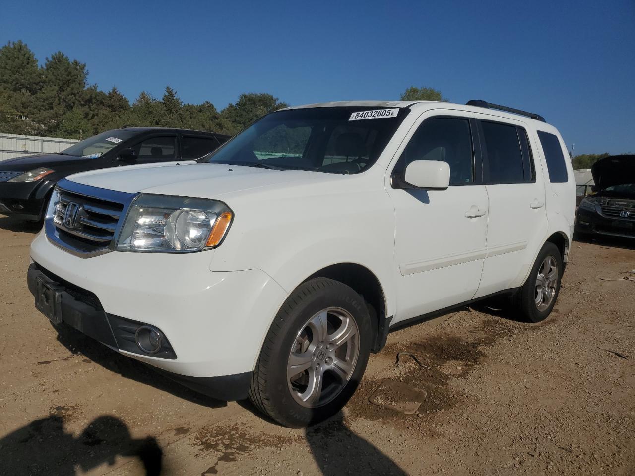 Salvage Honda Pilot Image