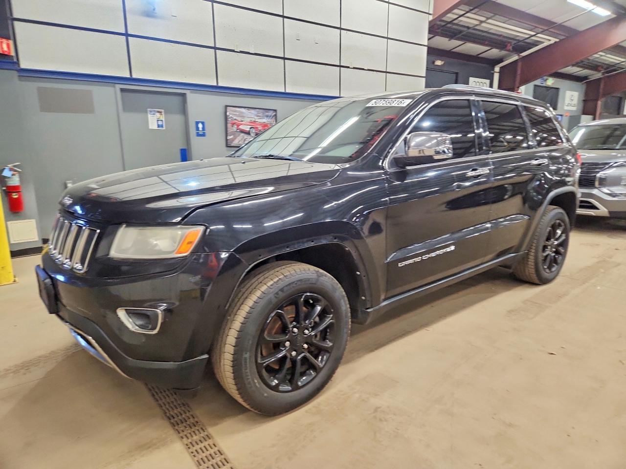Salvage Jeep Cherokee Image