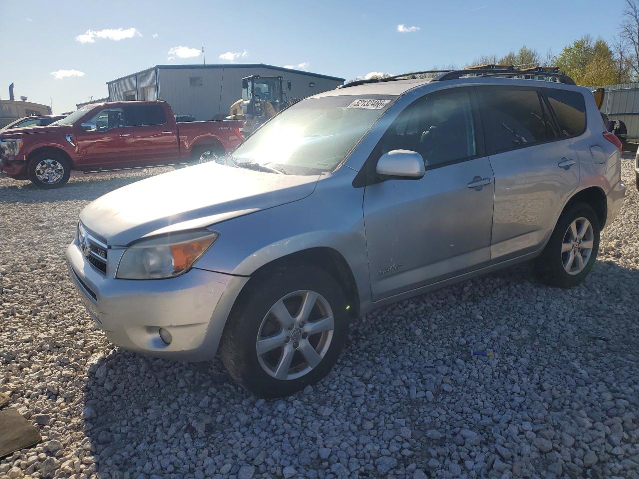 Salvage Toyota RAV4 Image