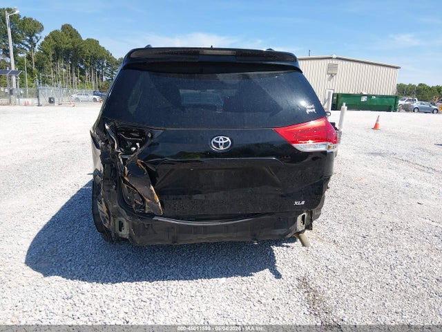 Toyota Sienna Xle V6