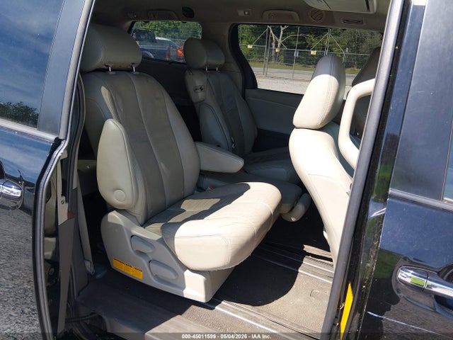 Toyota Sienna Xle V6