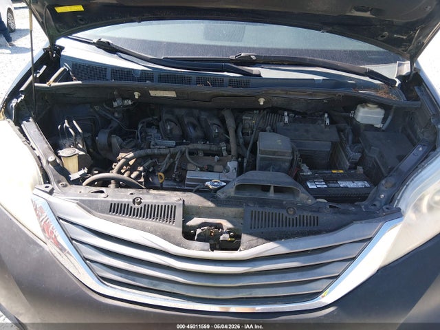 Toyota Sienna Xle V6