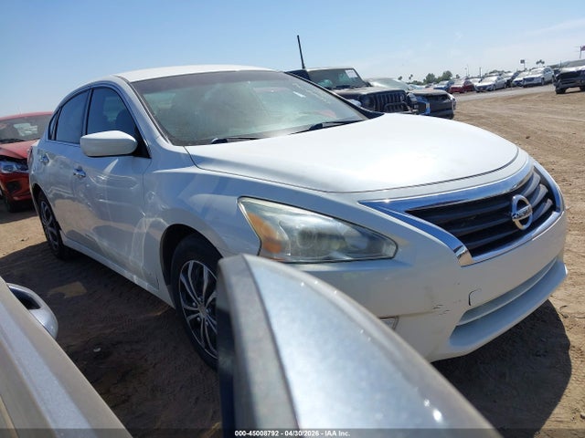 Salvage Nissan Altima Image