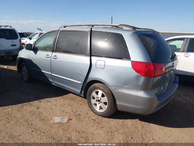 Toyota Sienna Le