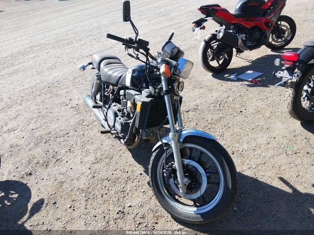 Salvage Honda Vf700 Image