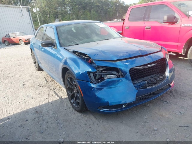 Salvage Chrysler 300 Image