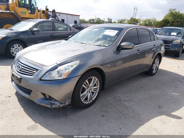 INFINITI Q40