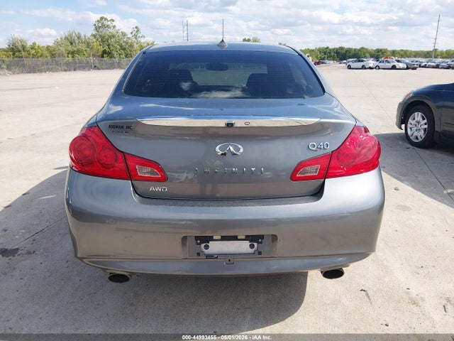 INFINITI Q40