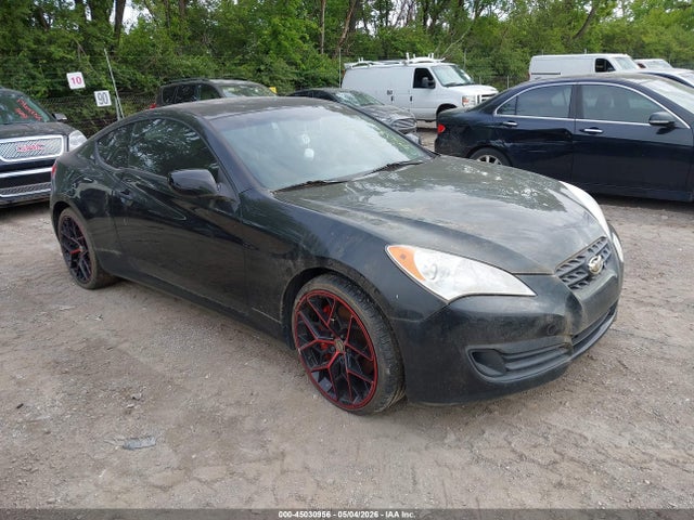 Salvage Hyundai Genesis Image