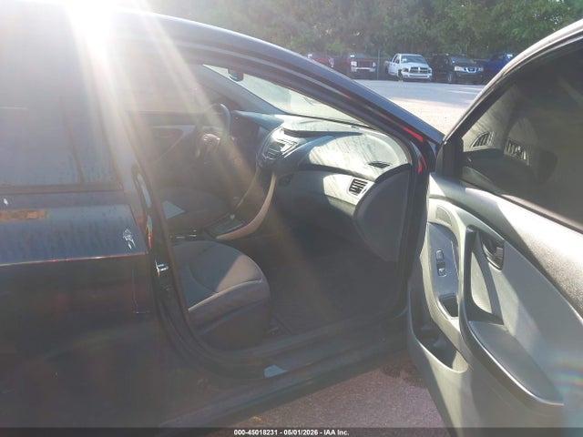 Hyundai ELANTRA