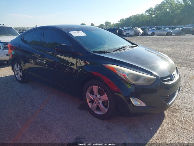 Salvage Hyundai ELANTRA Image