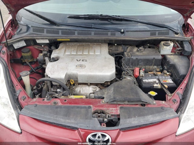 Toyota Sienna Le