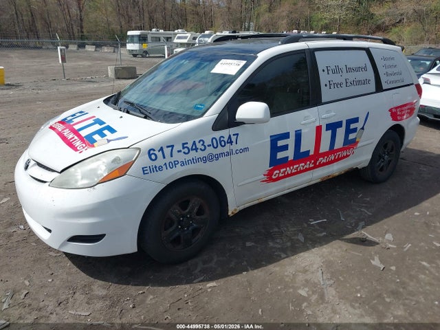 Toyota Sienna Le