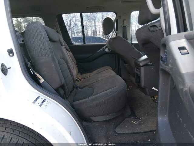 Nissan Pathfinder Se