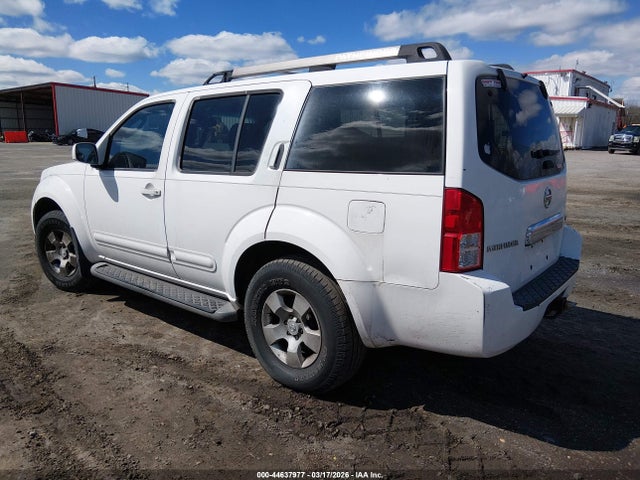 Nissan Pathfinder Se