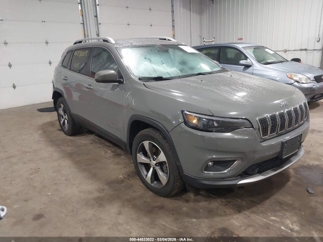 Salvage Jeep Cherokee Image