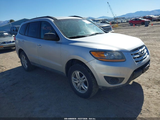 Salvage Hyundai SANTA FE Image