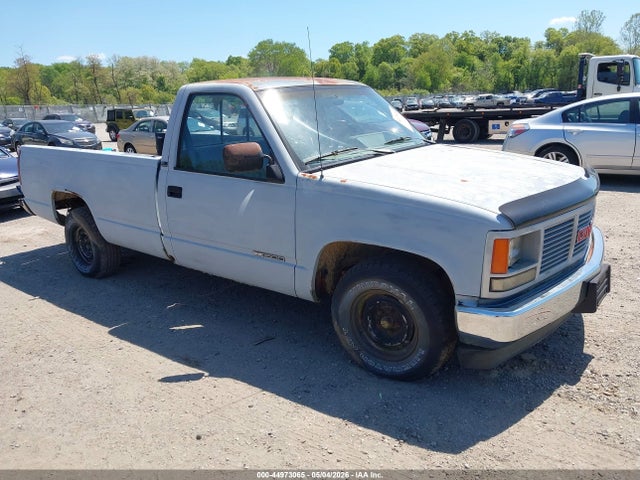 Salvage GMC Sierra Image