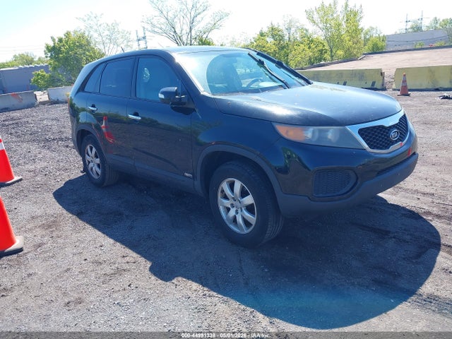 Salvage Kia Sorento Image