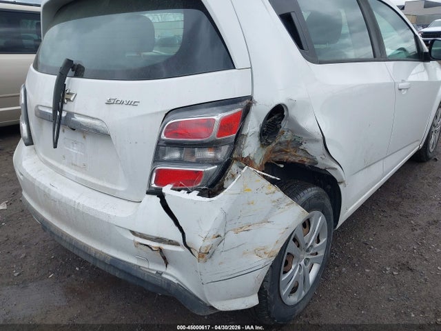 Chevrolet Sonic Lt Auto