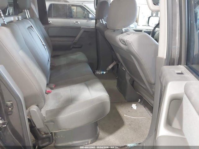 Nissan Titan Se