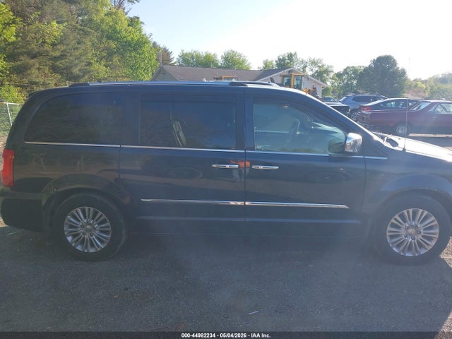 Chrysler Town & Country Limited