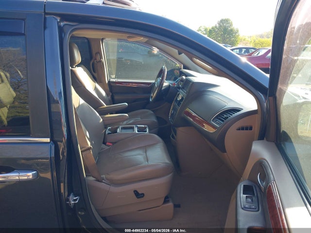 Chrysler Town & Country Limited
