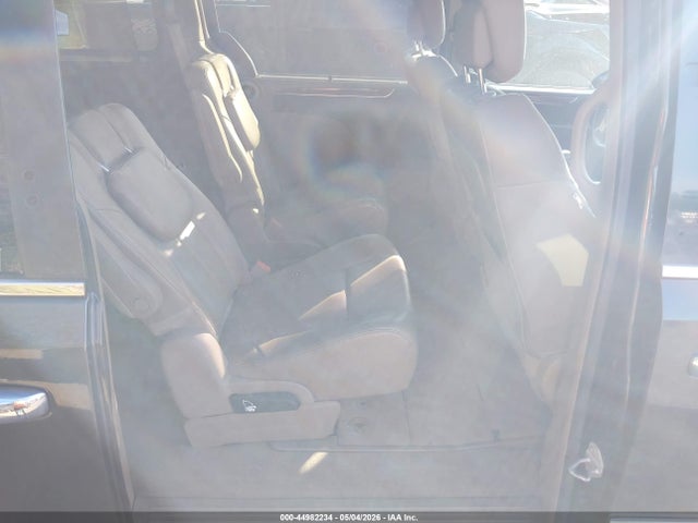 Chrysler Town & Country Limited