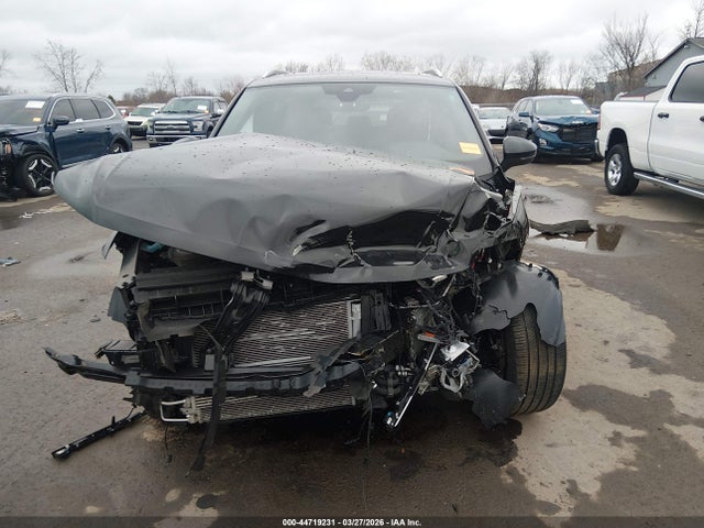 Volkswagen Tiguan 2.0t Sel R-line