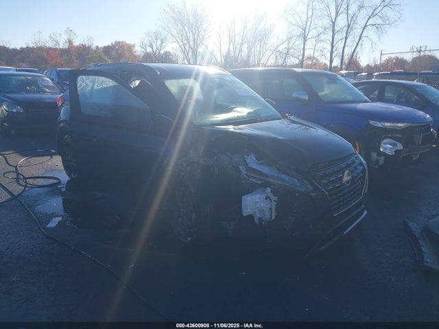 Salvage Nissan Kicks Image