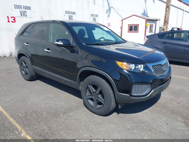 Salvage Kia Sorento Image