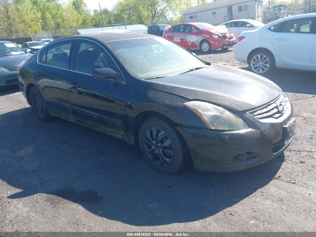 Salvage Nissan Altima Image