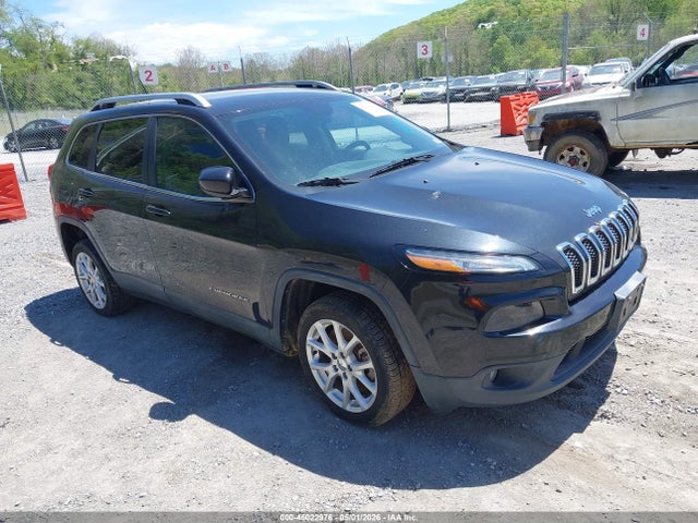 Salvage Jeep Cherokee Image