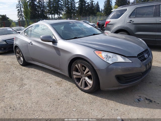 Salvage Hyundai Genesis Image