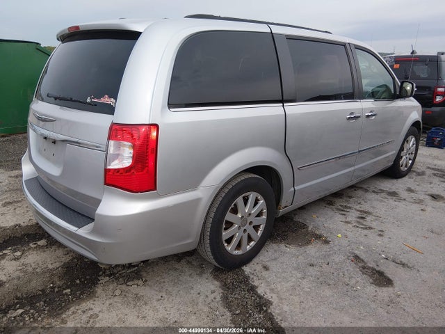 Chrysler Town & Country Touring-l