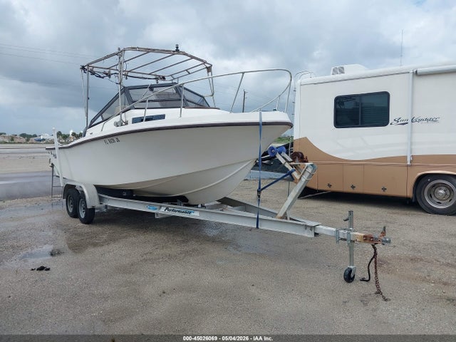 Salvage Mako 22 Image