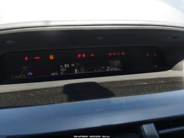 Toyota Prius v Five