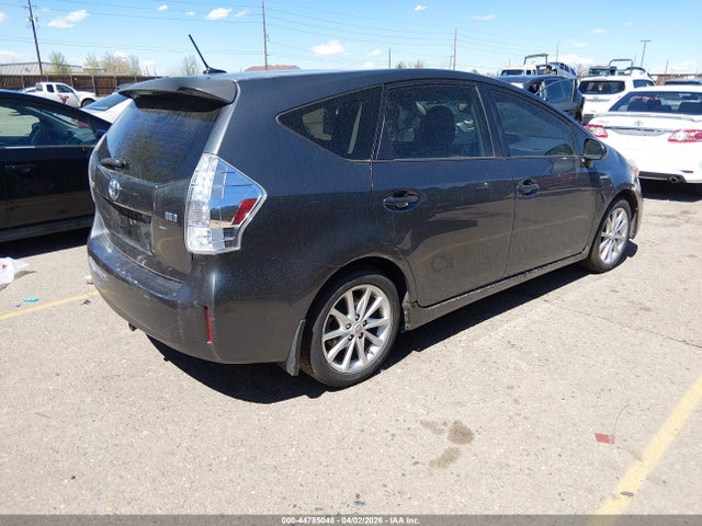 Toyota Prius v Five