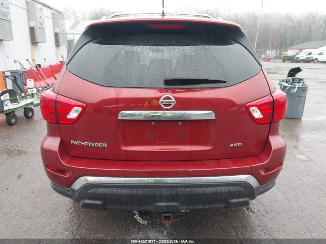 Nissan Pathfinder S