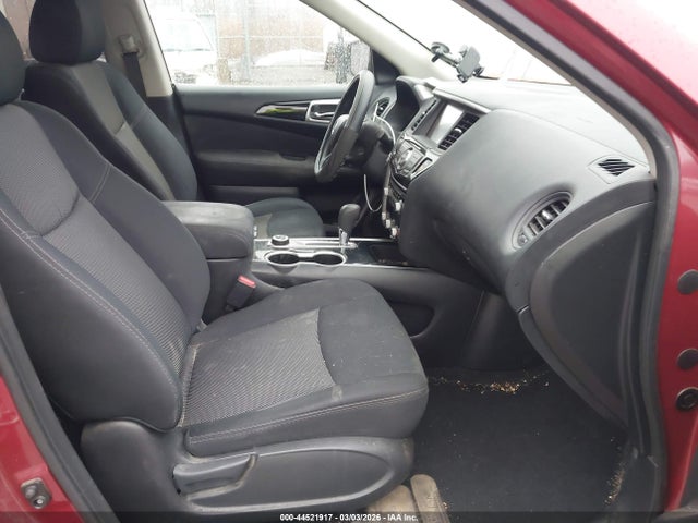 Nissan Pathfinder S